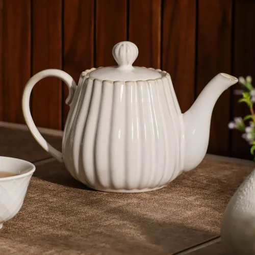CeramicServingPotWithLidMedium-White4_2cf59b0c-971f-4ed7-8a83-5cfd005b74bb
